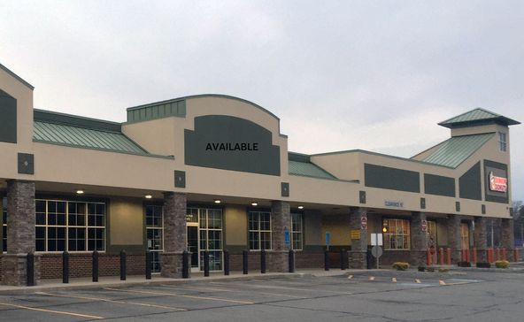 Retail For Lease: 350 E Main St, Milford, MA 01757
